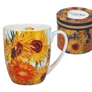 Cameo porcelain mug with Van Gogh’s "Sunflowers" – elegant 400ml mug by Carmani.Van Gogh Sunflowers mug, Sunflowers porcelain mug, Carmani Van Gogh collection, 400ml art mug, Van Gogh coffee mug, artistic tea cup, Sunflowers drinkware, gifts for art lovers, elegant porcelain mugs, Van Gogh kitchen accessories, κούπα Βαν Γκογκ, πορσελάνινη κούπα Ηλιοτρόπια, καλλιτεχνική κούπα 400ml, Carmani Ελλάδα, Van Gogh δώρα, ηλιοτρόπια κούπα καφέ, πορσελάνινα είδη τέχνης, Van Gogh πορσελάνη, αξεσουάρ κουζίνας με τέχνη,Κούπα Cameo με το έργο "Ηλιοτρόπια" του Βαν Γκογκ – πορσελάνινη κούπα 400ml από την Carmani.
