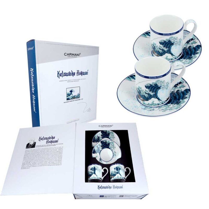 : Σετ 2 πορσελάνινων φλιτζανιών espresso με το έργο "Το Μεγάλο Κύμα στο Καναγκάβα" – ιαπωνική τέχνη και κομψότητα. Hokusai espresso, φλιτζάνια Μεγάλο Κύμα, Carmani Ιαπωνική τέχνη, σετ espresso τέχνης, πορσελάνινα φλιτζάνια espresso, καλλιτεχνικό σετ καφέ, δώρο για λάτρεις τέχνης, espresso cups gift box, ιαπωνικά φλιτζάνια espresso, Hokusai espresso cups, The Great Wave coffee set, Japanese art cups, Carmani espresso set, espresso gift set, porcelain espresso cups, Great Wave design mugs, art lover gift idea, Hokusai Kanagawa set, Japanese drinkware, espresso cup duo