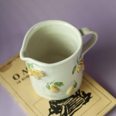 handmade ceramic jug with 3d lemons. χειροποίητη κεραμική κανάτα με 3d λεμόνια.