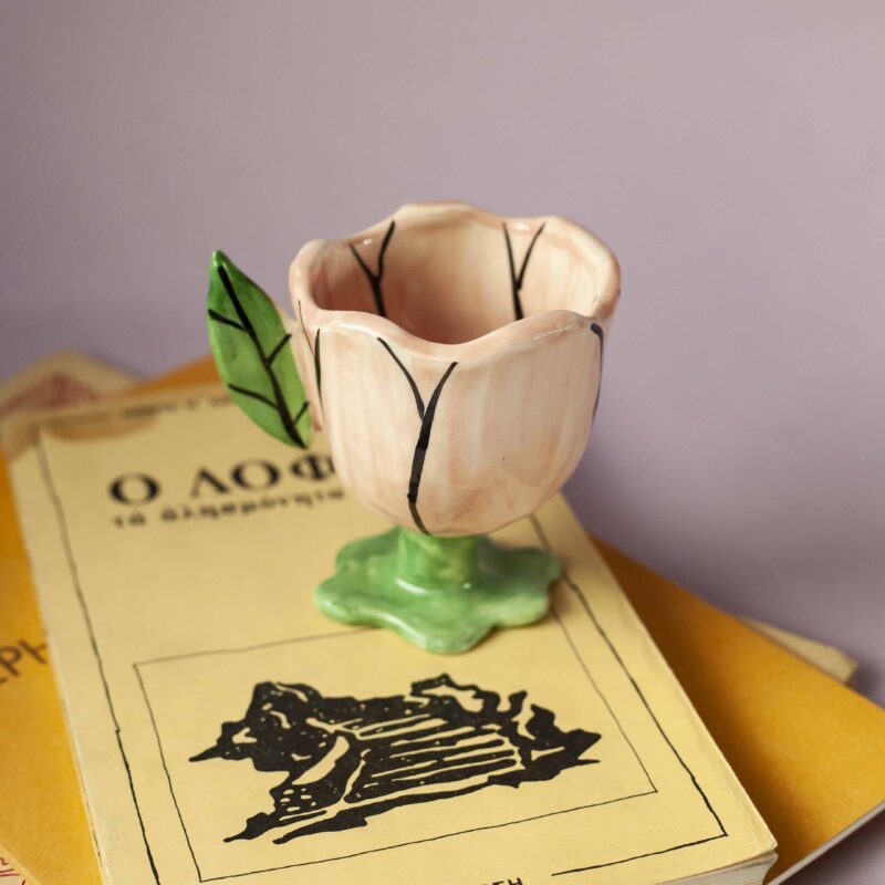 handmade ceramic flower. χειροποίητο κεραμικό κολωνάτο λουλουδάκι.