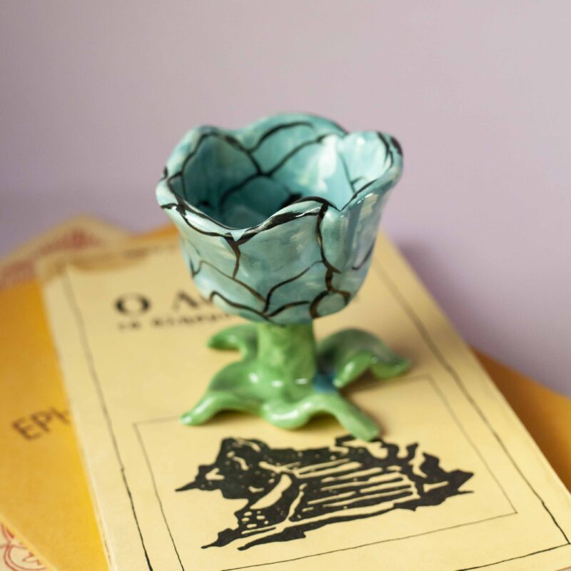 handmade ceramic flower. χειροποίητο κεραμικό κολωνάτο λουλουδάκι.