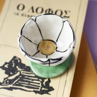 handmade ceramic flower. χειροποίητο κεραμικό κολωνάτο λουλουδάκι.