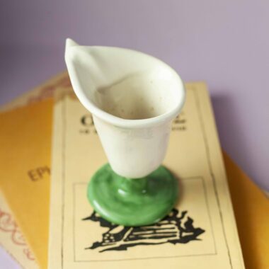 handmade ceramic flower. χειροποίητο κεραμικό κολωνάτο λουλουδάκι.