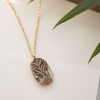 Tree of Life necklace, handmade 24k gold plated brass pendant with engraved tree design, symbolic jewelry representing growth, strength, family and connection, artisan boho chic necklace on stainless steel chain by Sunny Designs Χειροποίητο κολιέ Tree of Life με μενταγιόν χαραγμένο δέντρο από επιχρυσωμένο ορείχαλκο σε ατσάλινη αλυσίδα, μοναδικό συμβολικό bohemian κόσμημα, χειροποίητη δημιουργία μικρής επιχείρησης Sunny Designs