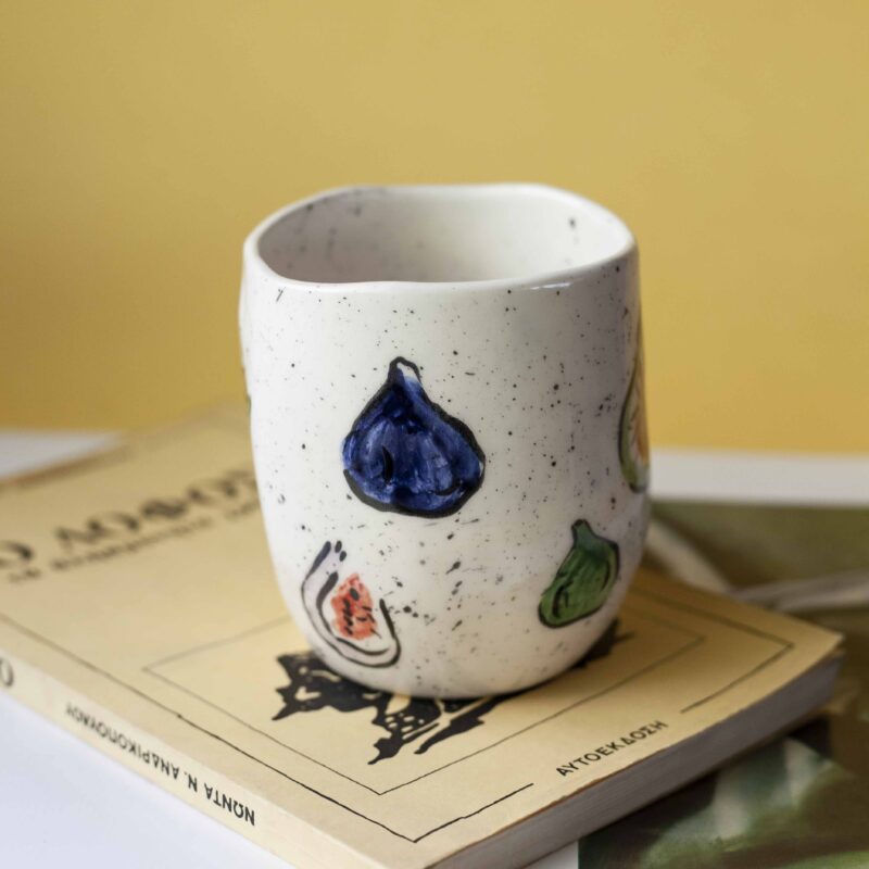 ceramic cup with figs. handmade and handpainted. perfect for ice coffee, juice and even water. Κεραμικό ποτήρι με ζωγραφισμένα σύκα. Ιδανικό για παγωμένο καφέ, χυμό ακομα και νερό.
