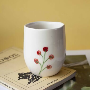 ceramic cup with tomatoes. handmade and handpainted. perfect for ice coffee, juice and even water. Κεραμικό ποτήρι με ζωγραφισμένες ντομάτες. Ιδανικό για παγωμένο καφέ, χυμό ακομα και νερό.