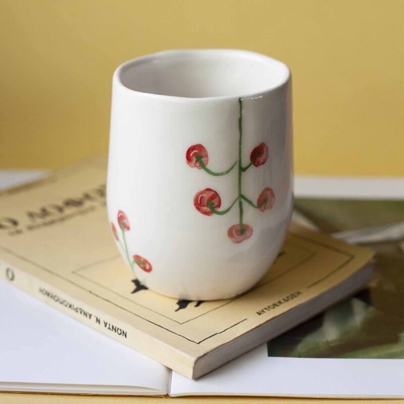 ceramic cup with tomatoes. handmade and handpainted. perfect for ice coffee, juice and even water. Κεραμικό ποτήρι με ζωγραφισμένες ντομάτες. Ιδανικό για παγωμένο καφέ, χυμό ακομα και νερό.