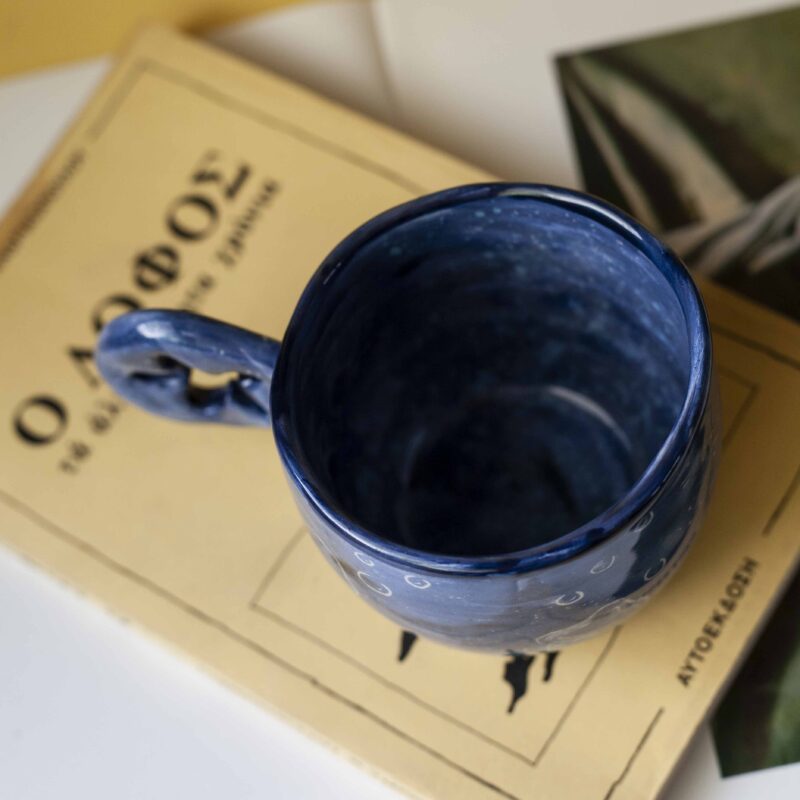 Ultra summer handmade ceramic mug. painted blue like the ocean and carved jellyfishes. perfect for capuccino, turkish coffee and espresso. Πολύ καλοκαιρινές κούπες με χαραγμένες μέδουσες πάνω. Τέλεια για καπουτσίνο, εσπρέσο, ελληνικό και τσάι.