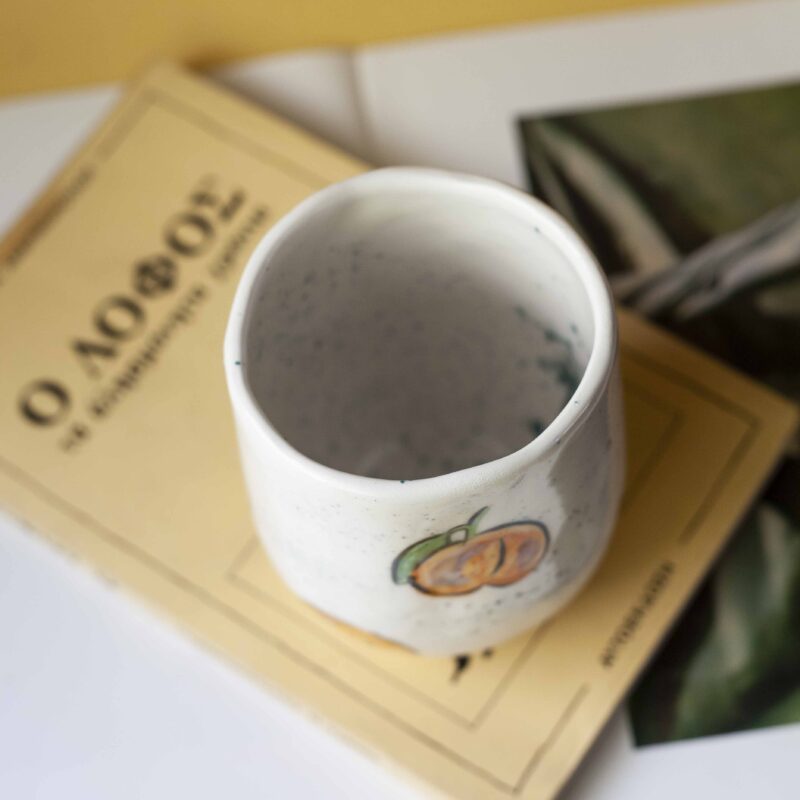 ceramic cup with peaches. handmade and handpainted. perfect for ice coffee, juice and even water. Κεραμικό ποτήρι με ζωγραφισμένα ροδάκινα. Ιδανικό για παγωμένο καφέ, χυμό ακομα και νερό.
