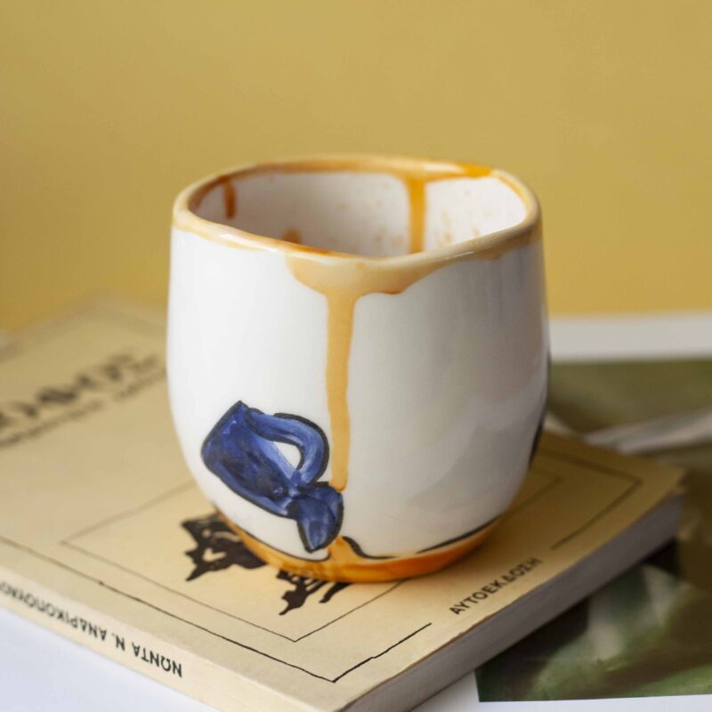 ceramic cup with jugs. handmade and handpainted. perfect for ice coffee, juice and even water. Κεραμικό ποτήρι με ζωγραφισμένες κανάτες. Ιδανικό για παγωμένο καφέ, χυμό ακομα και νερό.