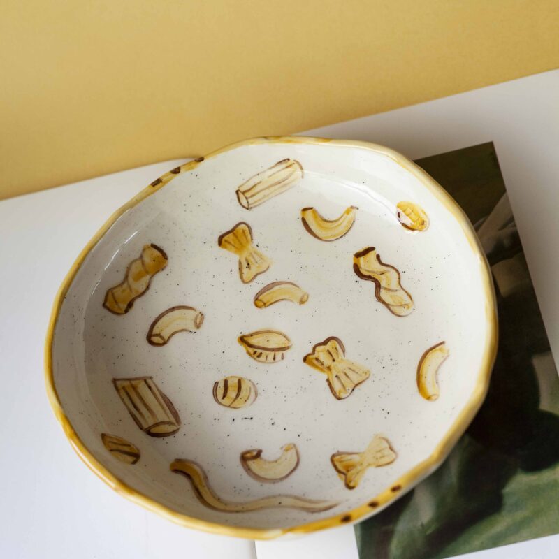 ceramic plate with pasta. handmade and handpainted. beautiful and unique. perfect for pasta of course. χειροποίητο κεραμικό πιάτο με ζωγραφισμένα μακαρόνια. μοναδικό και τέλειο για μακαρόνια φυσικά.