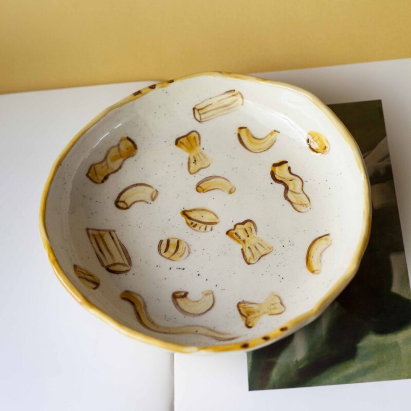 ceramic plate with pasta. handmade and handpainted. beautiful and unique. perfect for pasta of course. χειροποίητο κεραμικό πιάτο με ζωγραφισμένα μακαρόνια. μοναδικό και τέλειο για μακαρόνια φυσικά.