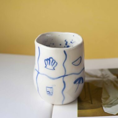 ceramic cup with summer vibes. handmade and handpainted. perfect for ice coffee, juice and even water. Κεραμικό ποτήρι με ζωγραφισμένα vibes του καλοκαιριού. Ιδανικό για παγωμένο καφέ, χυμό ακομα και νερό.