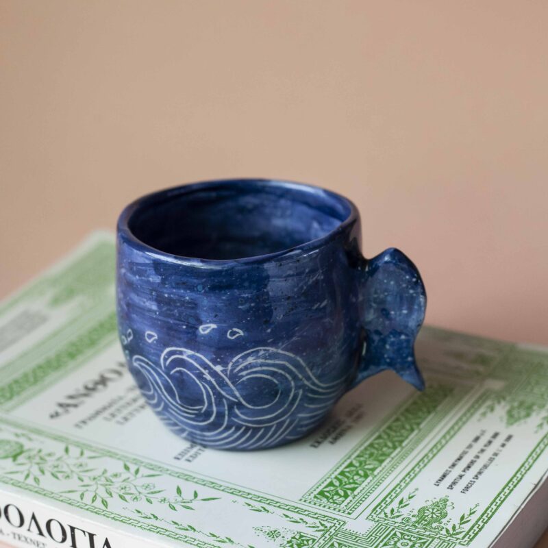 Ultra summer handmade ceramic mug. painted blue like the ocean and carved waves. perfect for capuccino, turkish coffee and espresso. Πολύ καλοκαιρινές κούπες με χαραγμένα κύματα πάνω. Τέλεια για καπουτσίνο, εσπρέσο, ελληνικό και τσάι.