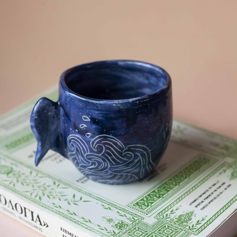 Ultra summer handmade ceramic mug. painted blue like the ocean and carved waves. perfect for capuccino, turkish coffee and espresso. Πολύ καλοκαιρινές κούπες με χαραγμένα κύματα πάνω. Τέλεια για καπουτσίνο, εσπρέσο, ελληνικό και τσάι.