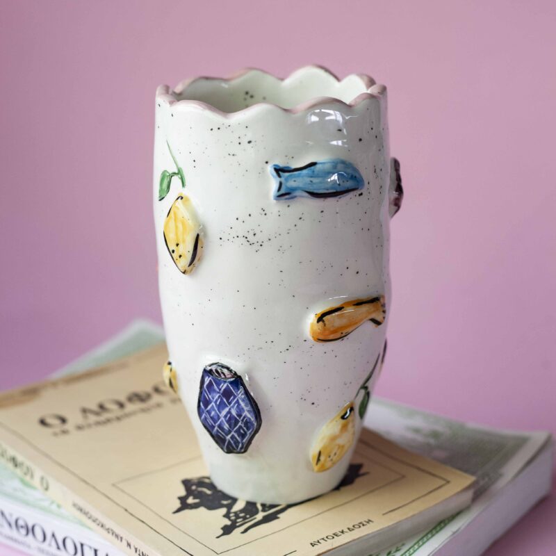 beautiful vase with 3d summer vibes. όμορφο χειροποίητο βάζο με 3d καλοκαιρινά πράγματα.