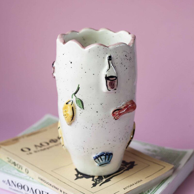 beautiful vase with 3d summer vibes. όμορφο χειροποίητο βάζο με 3d καλοκαιρινά πράγματα.