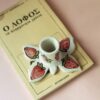 butterfly candle holder with strawberries. κεραμικό κηροπήγιο πεταλούδα με φράουλες.