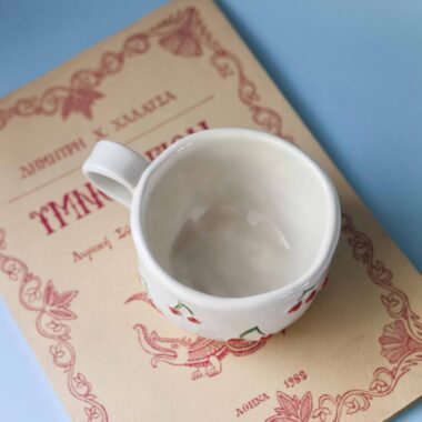 Handmade mug with 3d cherries. 3 sizes. 1 for espresso , 2 for capuccino, 3 for filter. χειροποίητη κεραμική κούπα με 3ντι κεράσια σε τρία μεγέθη. 1 για εσπρέσο, 2 για καπουτσίνο και 3 για φίλτρου.