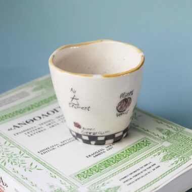ceramic mug with libra and libra vibes. κεραμική κούπα με ζυγαριά του ζυγού και πλανητη και σύμβολο.