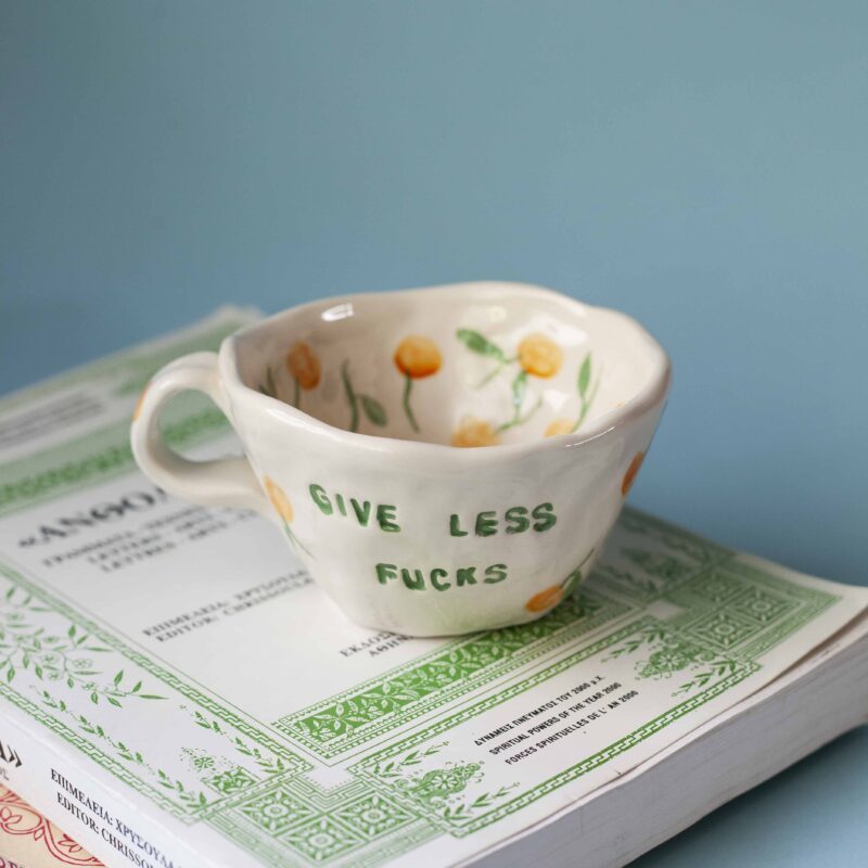 mug give less fucks with tangerines. κεραμική κούπα με μανταρίνια και επικό στίχο .