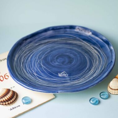 handmade plate plate good for every food. χειροποίητο κεραμικό πιάτο κατάλληλο για οποιοδήποτε φαγητό.