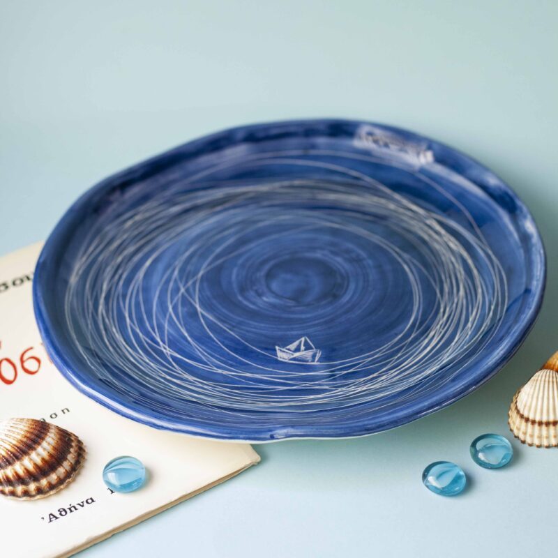 handmade plate plate good for every food. χειροποίητο κεραμικό πιάτο κατάλληλο για οποιοδήποτε φαγητό.