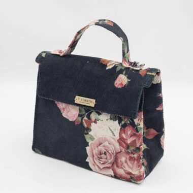 handmade black bag with flowers. χειροποίητη τσάντα με λουλούδια σε μαύρο χρωμα.