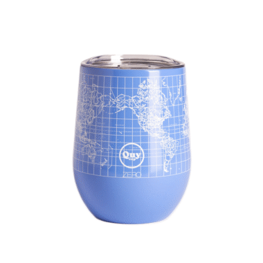 Stylish stainless steel thermal cup featuring a light blue world map design. This insulated travel mug keeps your drinks hot or cold for hours, thanks to its double-wall vacuum technology. Lightweight yet durable, it’s perfect for commuting, office, travel, or outdoor adventures. Spill-resistant lid and ergonomic shape ensure convenient use on the go. A practical and elegant gift idea for explorers and coffee lovers alike.Θερμός από ανοξείδωτο ατσάλι με σχέδιο παγκόσμιου χάρτη σε γαλάζιο χρώμα. Ιδανικό για καθημερινή χρήση, διατηρεί τα ροφήματα ζεστά ή κρύα για ώρες χάρη στη διπλή του μόνωση. Ανθεκτικό και ελαφρύ, με καπάκι κατά των διαρροών και εργονομικό σχεδιασμό—τέλειο για ταξίδια, εκδρομές, εργασία ή γυμναστήριο. Μια πρακτική και κομψή επιλογή δώρου για λάτρεις του καφέ και εξερευνητές.