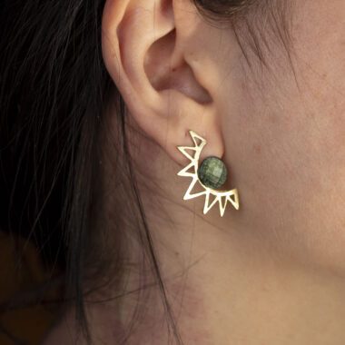 sun earrings black stone, handmade sun earrings, statement earrings, black stone jewelry, Sunny Designs earrings, boho chic earrings, artisan earrings, elegant handmade accessories, σκουλαρίκια ήλιος μαύρη πέτρα, χειροποίητα σκουλαρίκια, κοσμήματα Sunny Designs, σκουλαρίκια boho, σκουλαρίκια με πέτρα, μαύρη πέτρα κοσμήματα, κομψά σκουλαρίκια, fashion accessories