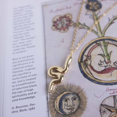 Big snake necklace, handmade large serpent pendant in 24k gold plated brass on stainless steel chain, symbolic snake jewelry, bold statement boho necklace, unique handmade small business accessory by Sunny Designs Κολιέ Big Snake, χειροποίητο μεγάλο μενταγιόν φιδιού από ορείχαλκο επιχρυσωμένο 24 καράτια σε ατσάλινη αλυσίδα, συμβολικό και μυστηριακό boho κόσμημα, μοναδικό χειροποίητο αξεσουάρ Sunny Designs