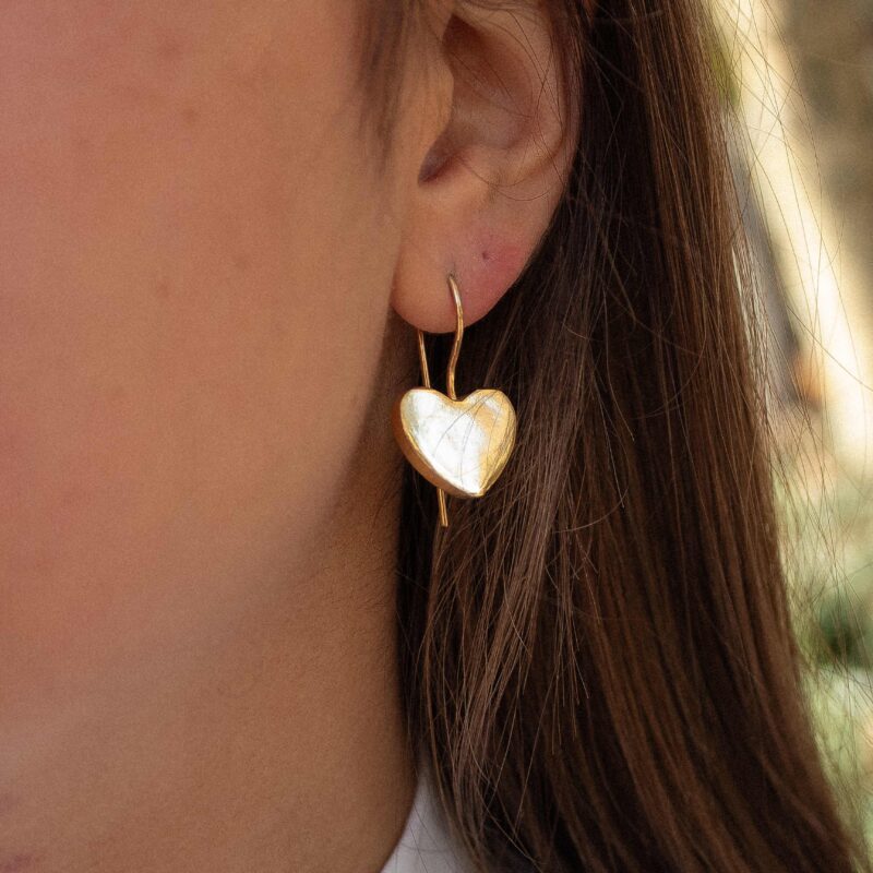 Cassiopeia small hoop earrings, handmade brass hoops, celestial-inspired jewelry, minimalist everyday earrings, affordable wearable art, artisan statement hoops, unique handmade accessories by Sunny Designs small business. Σκουλαρίκια Cassiopeia μικροί κρίκοι, χειροποίητοι κρίκοι από ορείχαλκο, κοσμήματα εμπνευσμένα από τον ουρανό, μινιμαλιστικά σκουλαρίκια για κάθε μέρα, προσιτά κοσμήματα-έργα τέχνης, statement κρίκοι χειροποίητης κατασκευής, μοναδικά αξεσουάρ από τη μικρή επιχείρηση Sunny Designs.