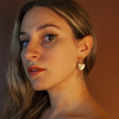Cassiopeia small hoop earrings, handmade brass hoops, celestial-inspired jewelry, minimalist everyday earrings, affordable wearable art, artisan statement hoops, unique handmade accessories by Sunny Designs small business. Σκουλαρίκια Cassiopeia μικροί κρίκοι, χειροποίητοι κρίκοι από ορείχαλκο, κοσμήματα εμπνευσμένα από τον ουρανό, μινιμαλιστικά σκουλαρίκια για κάθε μέρα, προσιτά κοσμήματα-έργα τέχνης, statement κρίκοι χειροποίητης κατασκευής, μοναδικά αξεσουάρ από τη μικρή επιχείρηση Sunny Designs.