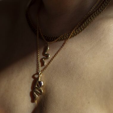 Small snake necklace, handmade serpent pendant in 24k gold plated brass on stainless steel chain, symbolic snake jewelry, boho chic necklace, unique handmade small business accessory by Sunny Designs Κολιέ Small Snake, χειροποίητο μενταγιόν φιδιού από ορείχαλκο επιχρυσωμένο 24 καράτια σε ατσάλινη αλυσίδα, συμβολικό κόσμημα, boho χειροποίητο αξεσουάρ από τη Sunny Designs