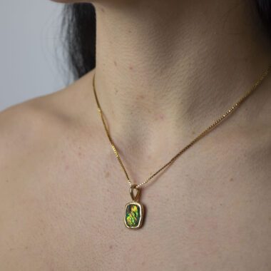 Ethereal necklace with iridescent blue stone, handmade artisan pendant in 24k gold plated brass on stainless steel chain, shimmering gemstone necklace, boho chic jewelry, unique handmade small business accessory by Sunny Designs Κολιέ Ethereal με ιριδίζουσα μπλε πέτρα, χειροποίητο μενταγιόν από ορείχαλκο επιχρυσωμένο 24 καράτια σε ατσάλινη αλυσίδα, λαμπερό boho κόσμημα, μοναδικό χειροποίητο αξεσουάρ από μικρή επιχείρηση Sunny DesignsEthereal necklace with iridescent blue stone, handmade artisan pendant in 24k gold plated brass on stainless steel chain, shimmering gemstone necklace, boho chic jewelry, unique handmade small business accessory by Sunny Designs Κολιέ Ethereal με ιριδίζουσα μπλε πέτρα, χειροποίητο μενταγιόν από ορείχαλκο επιχρυσωμένο 24 καράτια σε ατσάλινη αλυσίδα, λαμπερό boho κόσμημα, μοναδικό χειροποίητο αξεσουάρ από μικρή επιχείρηση Sunny Designs