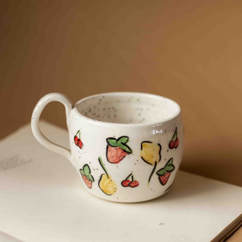 A beautiful ceramic mug painted with fruits. perfect for your tea and coffee. χειροποίητη κεραμική κούπα ζωγραφισμένη με φρούτα. Ιδανική για τσάι και καφέ.