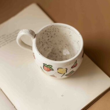 A beautiful ceramic mug painted with fruits. perfect for your tea and coffee. χειροποίητη κεραμική κούπα ζωγραφισμένη με φρούτα. Ιδανική για τσάι και καφέ.