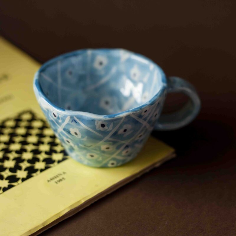 beautiful handmade mug with the quote you are loved. painted with blue tiles style for more autumn vibes. κεραμική χειροποίητη κούπα με ζωγραφισμένα πλακάκια και μήνυμα που γράφει είσαι αγαπητός. τέλεια για ζεστά ροφήματα και ένα ξεχωριστό δώρο.