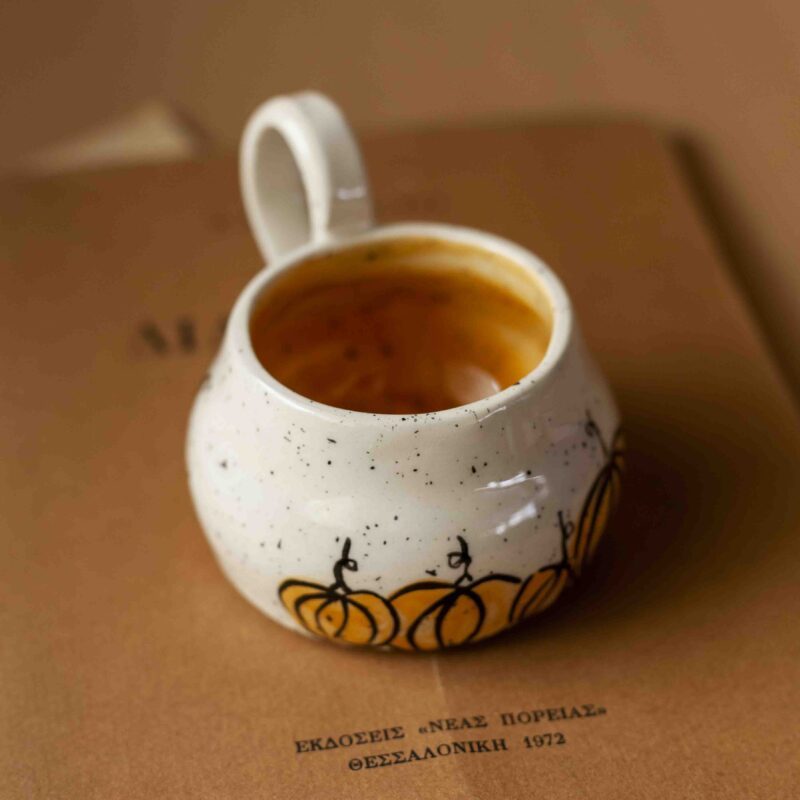 small espresso cup. In fall and Halloween Vibes. perfect for espresso. μικρό εσπρέσσο φλιτζανάκι σε Χαλογουιν και φθινοπωρινά vibes.