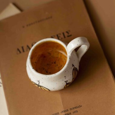 small espresso cup. In fall and Halloween Vibes. perfect for espresso. μικρό εσπρέσσο φλιτζανάκι σε Χαλογουιν και φθινοπωρινά vibes.