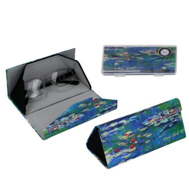 This foldable glasses case by CARMANI features Claude Monet’s iconic painting Water Lilies. Designed for convenience and protection, it folds compactly for easy storage while safeguarding your glasses from scratches and damage. Lightweight, durable, and beautifully decorated, it’s a stylish and practical accessory for art lovers.