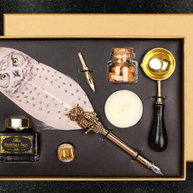 A charming writing set featuring an owl-themed fountain pen, ink, and seal kit. Perfect for calligraphy, correspondence, or as a thoughtful gift for stationery enthusiasts. Combines playful design with practicality, making writing an enjoyable and elegant experience.