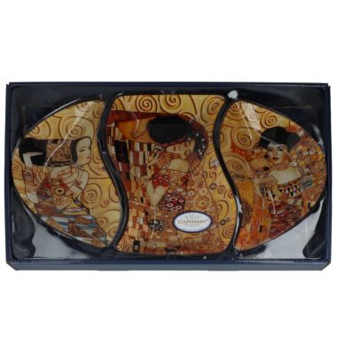 This elegant set of three decorative plates by CARMANI features a collage of Gustav Klimt’s iconic artworks. Crafted from high-quality porcelain with intricate golden details, each plate showcases a unique design, making it perfect for display or special table settings. A refined gift for art lovers and collectors.