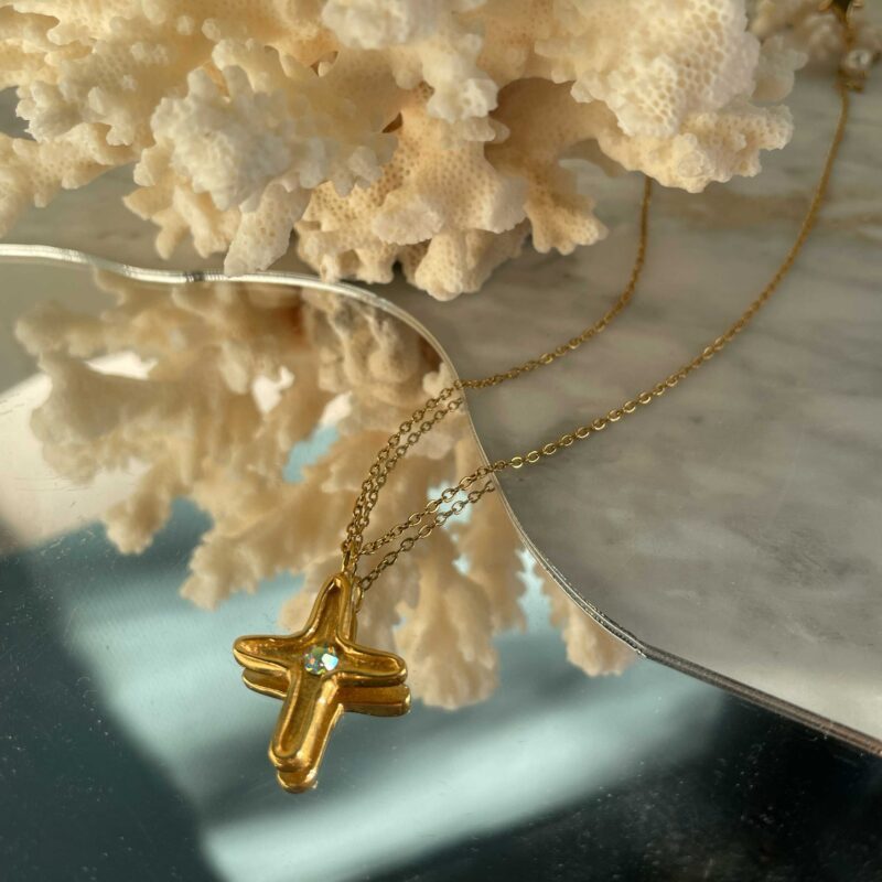 Χειροποίητος σταυρός με πρισματική πέτρα – Sunny Designs.