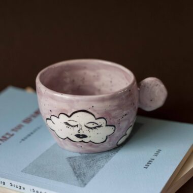 handmade ceramic mug with clouds and faces. an amazing perfect mug with celestial creatures perfect for capuccino and tea. Μια πανέμορφη χειροποίητη κούπα με συννεφάκια με πρόσωπα. Κατάλληλη για καπουτσίνο και τσάι.