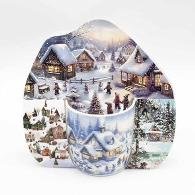 Πορσελάνινες κούπες με χριστουγεννιάτικα σχέδια, τοπία και σπιτάκια σε εορταστικά χρώματα.Porcelain mugs decorated with Christmas landscapes and cozy holiday houses in festive colors.