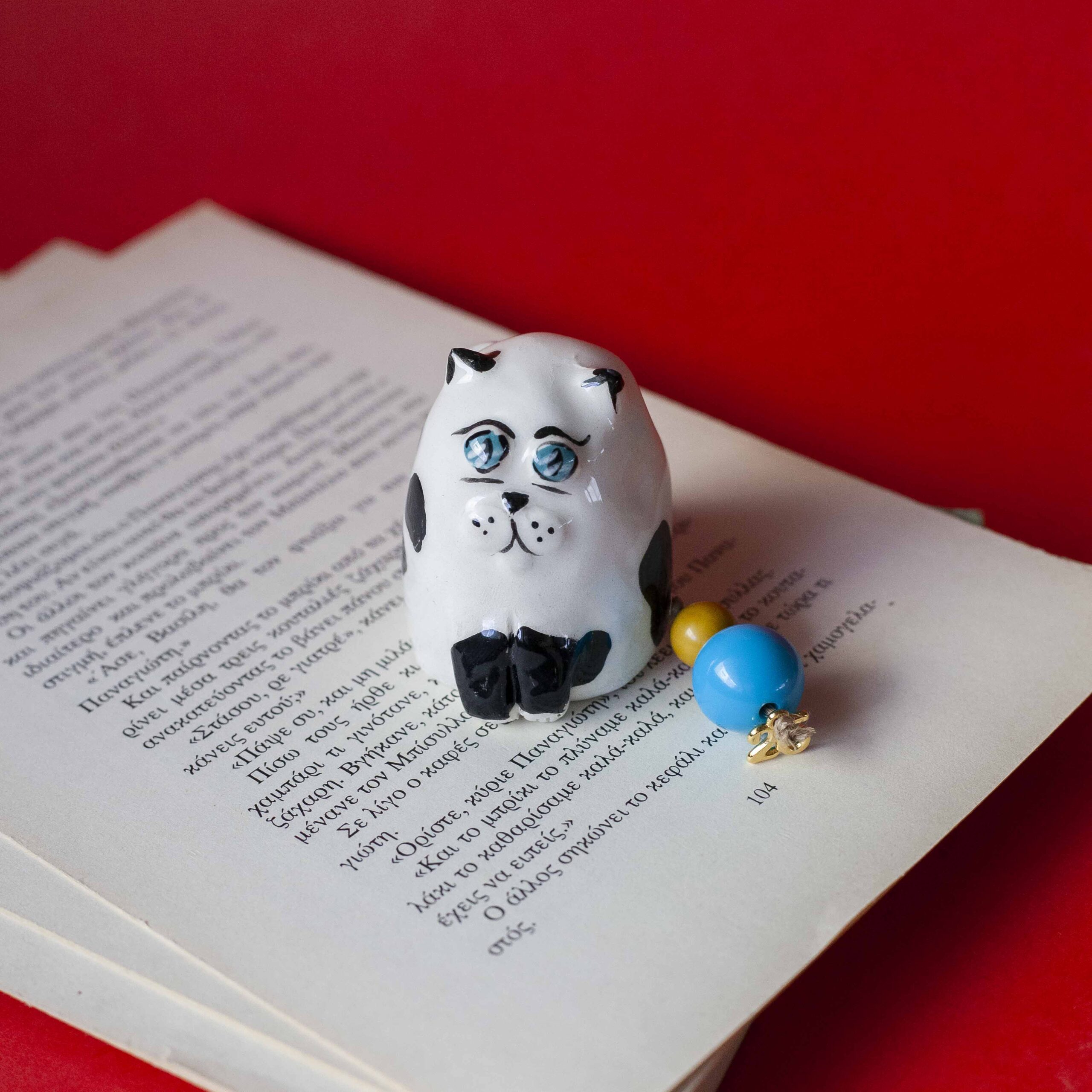 handmade ceramic small lucky charm tuxedo cat . χειροποίητη κεραμική tuxedo γατούλα γούρι.