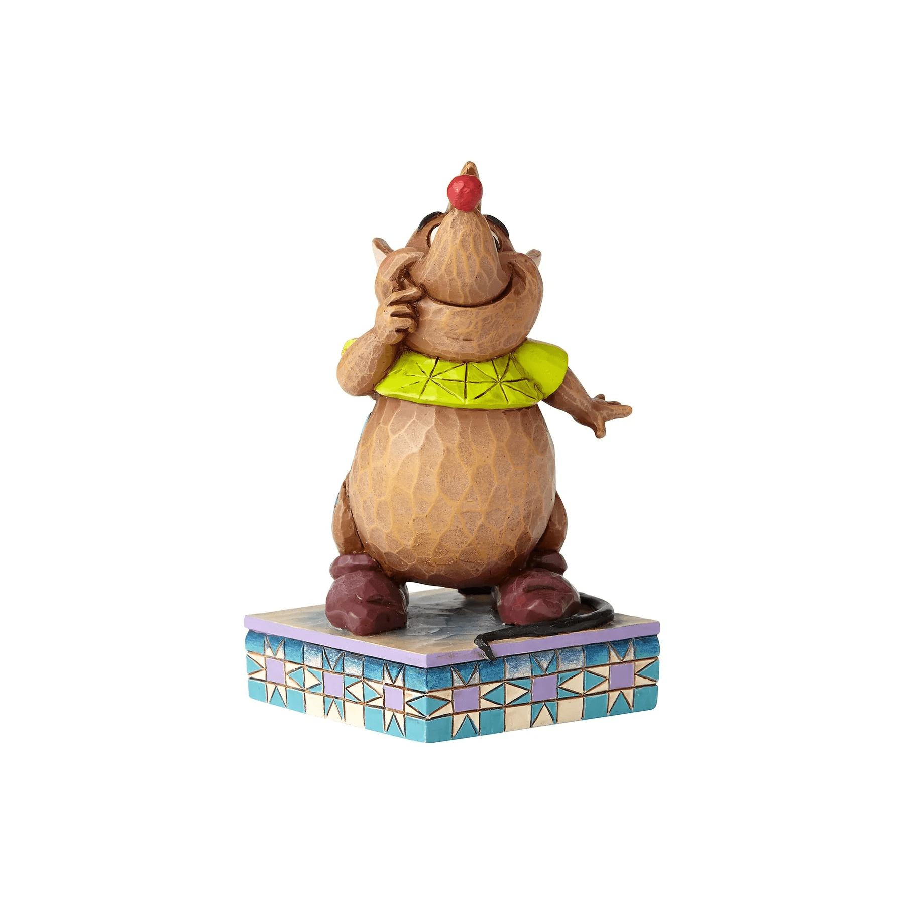 «Φιγούρα Disney Traditions του Jim Shore με τον Gus από τη Σταχτοπούτα, όπου ο ποντικός εμφανίζεται με στρογγυλή κοιλίτσα και πράσινο μπλουζάκι, ζωγραφισμένη στο χέρι με folk-art λεπτομέρειες.»