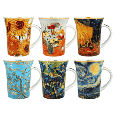 Κομψό σετ 6 φλιτζανιών της CARMANI, εμπνευσμένο από το διαχρονικό έργο του Vincent van Gogh. Κάθε φλιτζάνι φέρει καλλιτεχνικές λεπτομέρειες βασισμένες στο μοναδικό ύφος του μεγάλου ζωγράφου, δημιουργώντας ένα αρμονικό και εκλεπτυσμένο σύνολο. Το σετ παρουσιάζεται σε καλαίσθητο στρογγυλό κουτί δώρου, καθιστώντας το ιδανική επιλογή για δώρο ή για να προσθέσει καλλιτεχνική αισθητική στην καθημερινότητα.