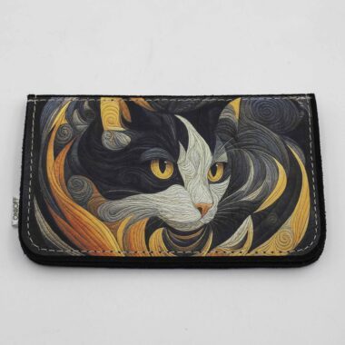 Δερμάτινη καπνοθήκη με γραμμική γάτα, minimal και σκοτεινό καλλιτεχνικό σχέδιο, cool αισθητική, αξεσουάρ καπνιστή για λάτρεις του μοντέρνου design Leather tobacco pouch with linear cat illustration, dark and minimal design, cool modern aesthetic, unique smoker accessory for cat lovers